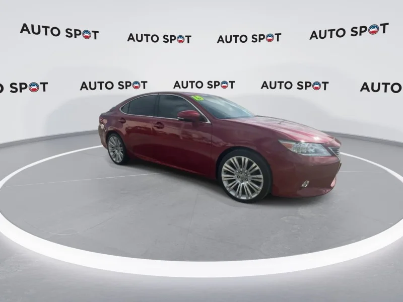 Used 2015 Red Lexus  image 2