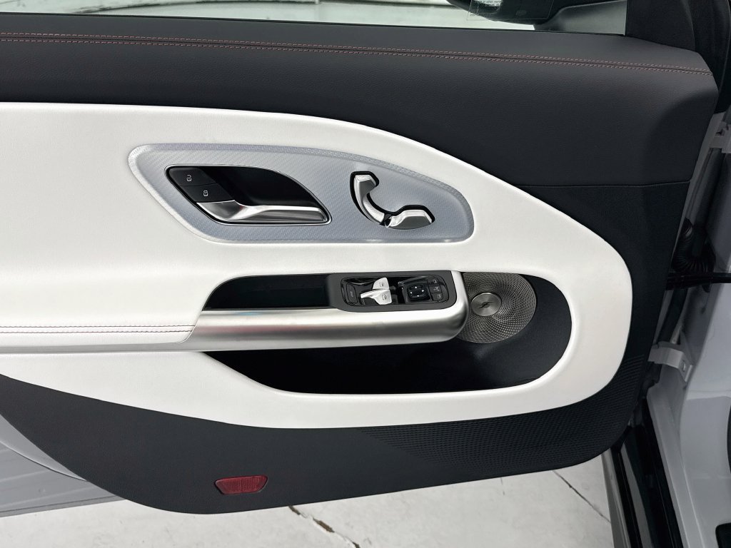 New 2027 MANUFAKTUR Alpine Grey Mercedes-Benz CLA 220 image 23