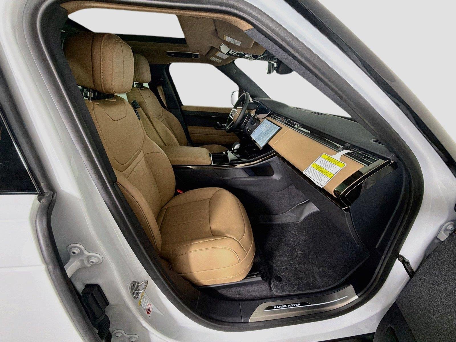 New 2026 Fuji White Land Rover SE image 29