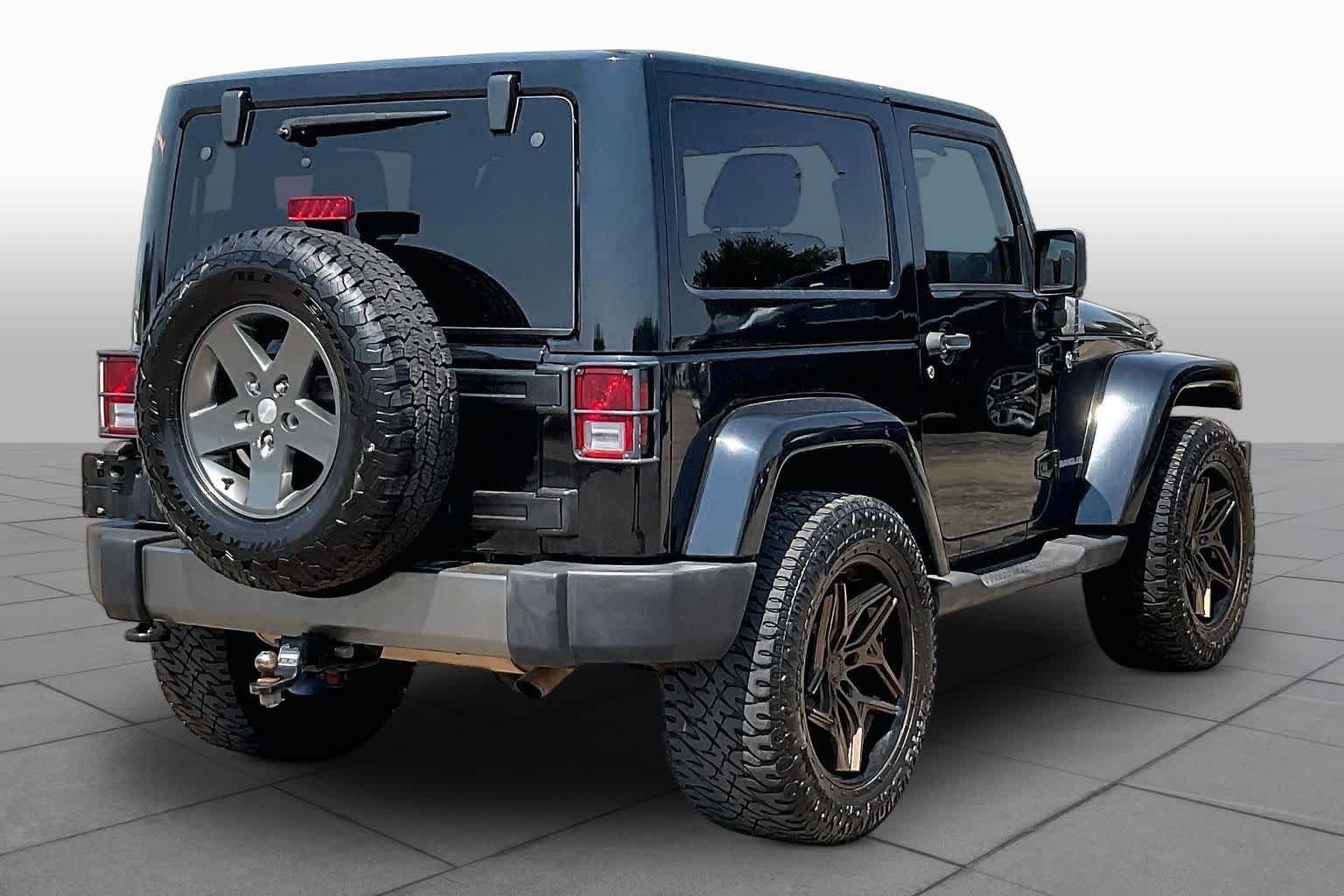 Used 2011 Black Clearcoat Jeep Mojave image 10