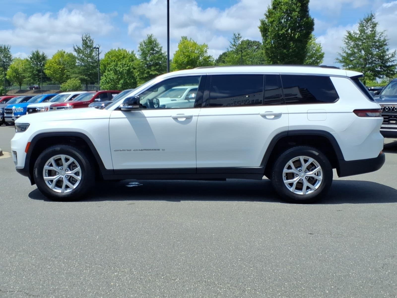Used 2023 Bright White Clearcoat Jeep Limited image 3