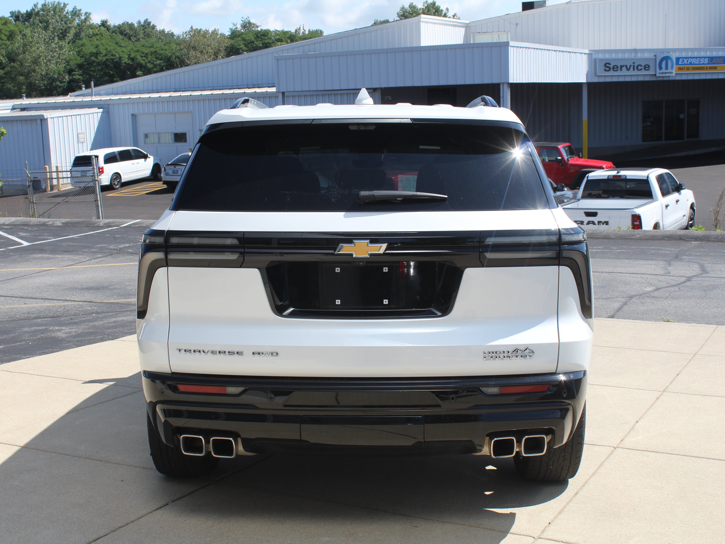 2025 Chevrolet Traverse High Country - Photo 8