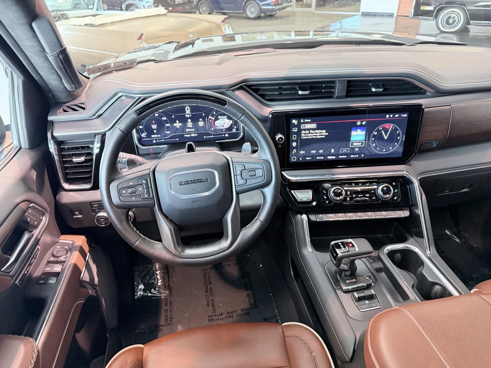 Used 2025 Onyx Black GMC Denali Ultimate image 44