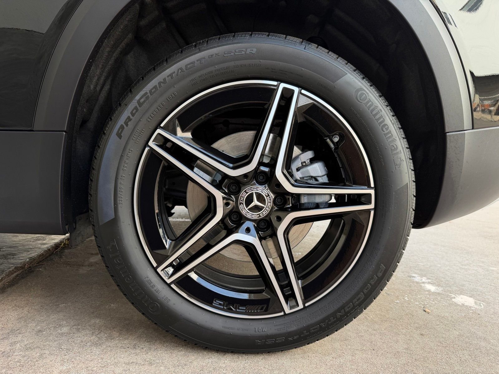 New 2026 Night Black Mercedes-Benz GLB 250 image 23