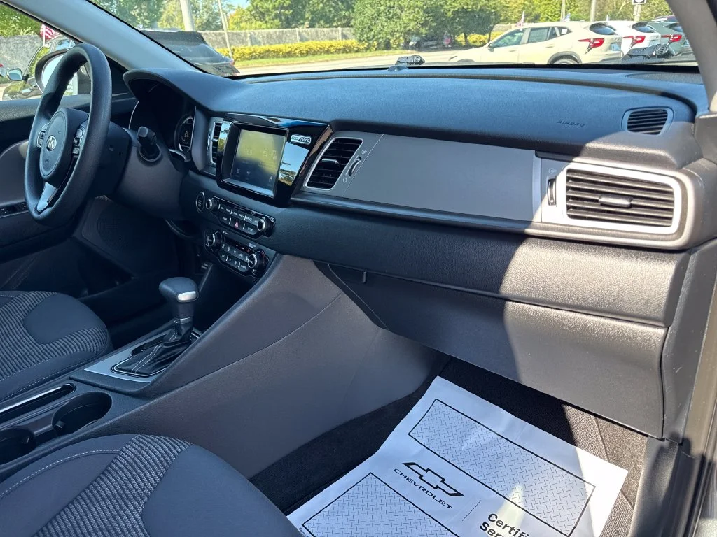 Used 2018 Gray Kia LX image 25