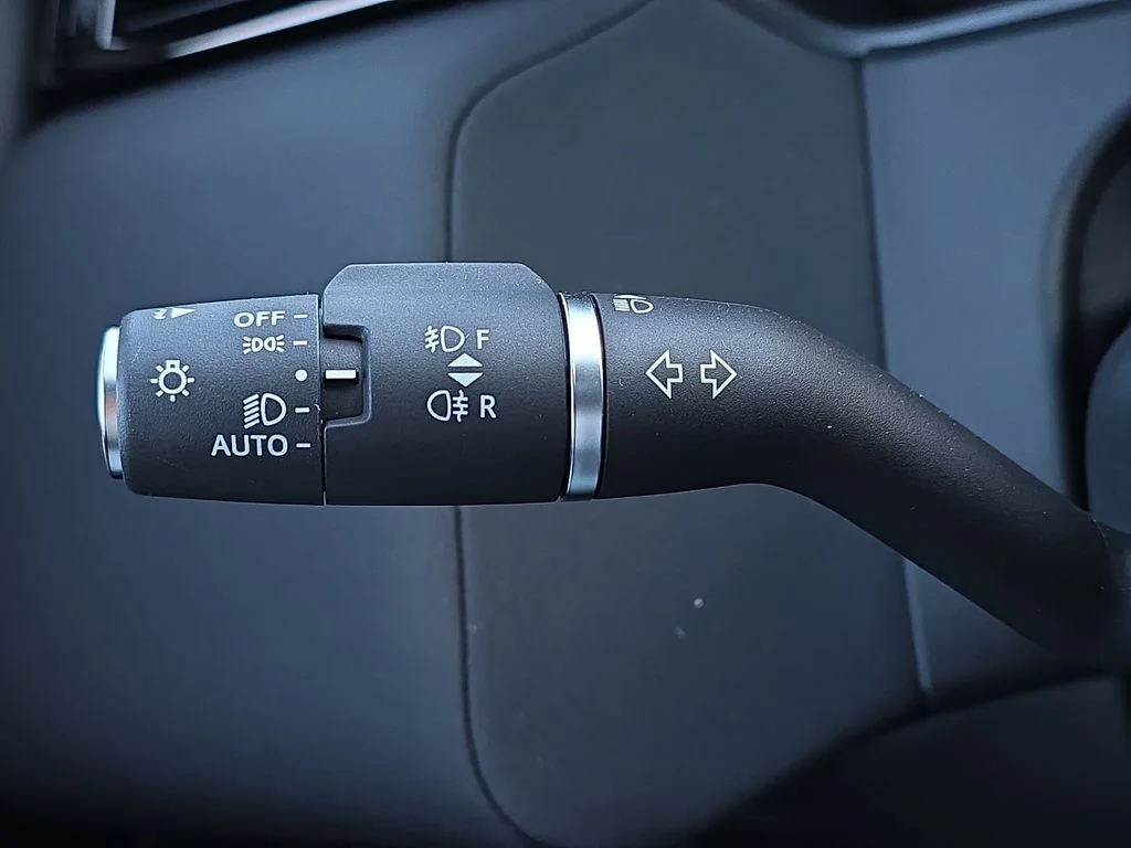 New 2026 Batumi Gold LAND ROVER Dynamic SE image 27