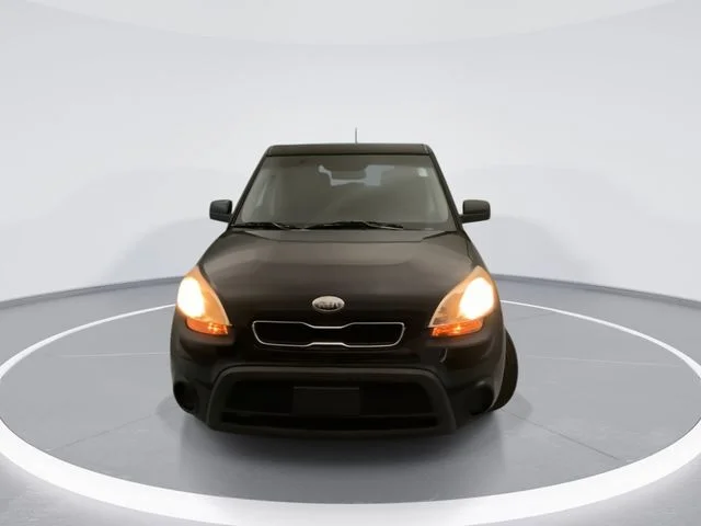 Used 2013 Gray Kia Base image 9