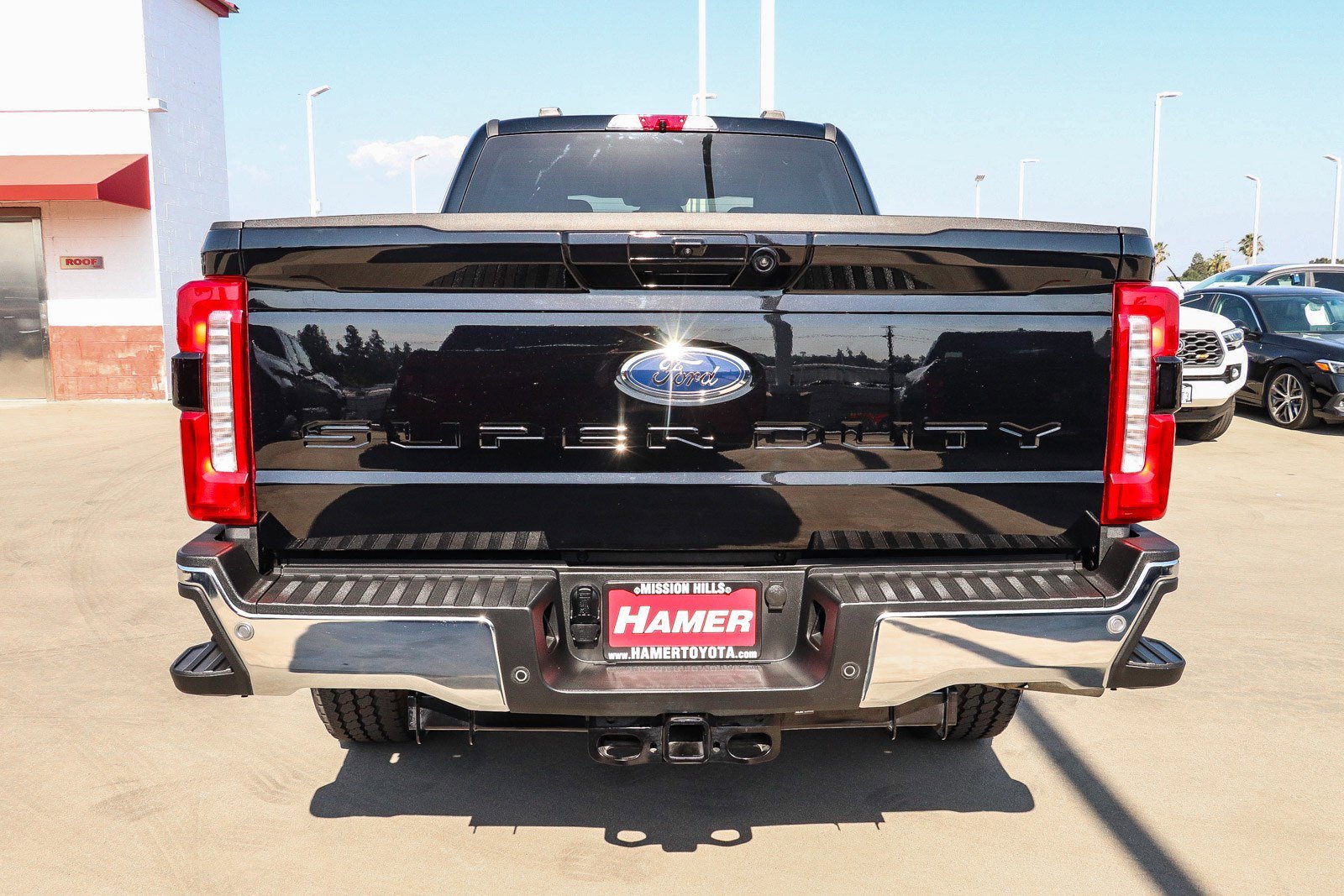 Used 2025 Black Metallic Ford LARIAT image 5