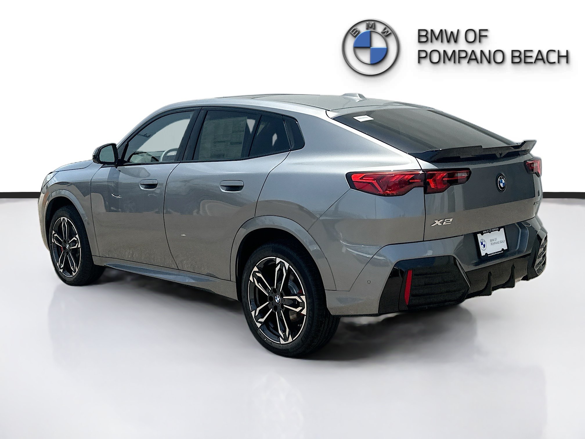 New 2026 Skyscraper Grey Metallic BMW xDrive28i image 4