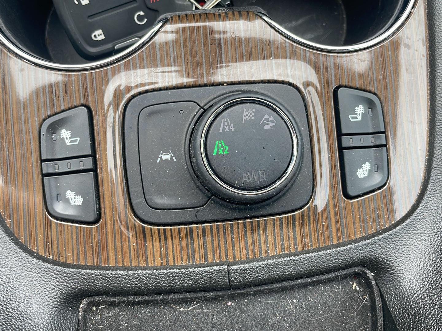 Used 2023 Summit White GMC SLE image 6