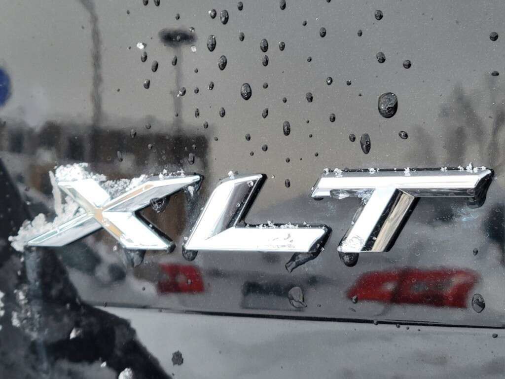 Used 2023 Black Metallic Ford XLT image 29