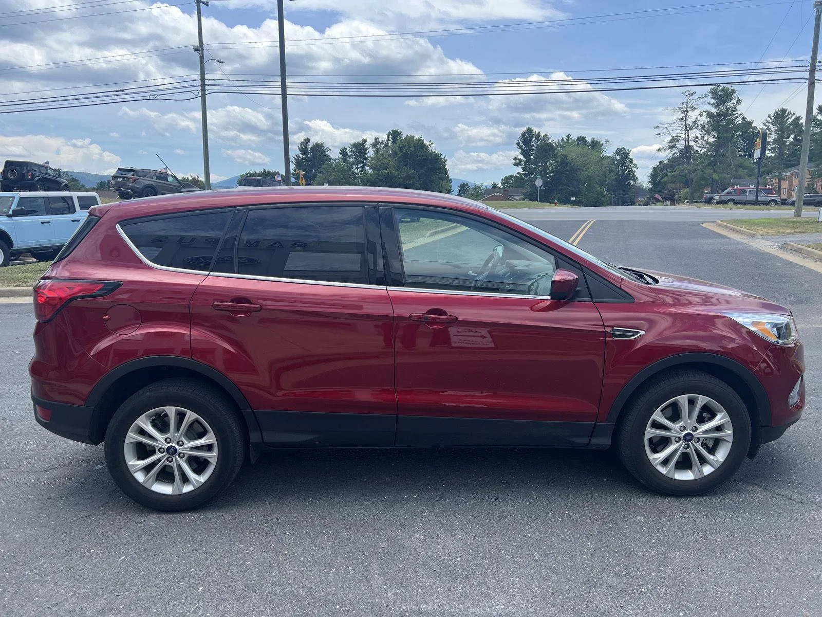Used 2019 Ruby Red Metallic Tinted Clearcoat FORD SE 4WD image 6