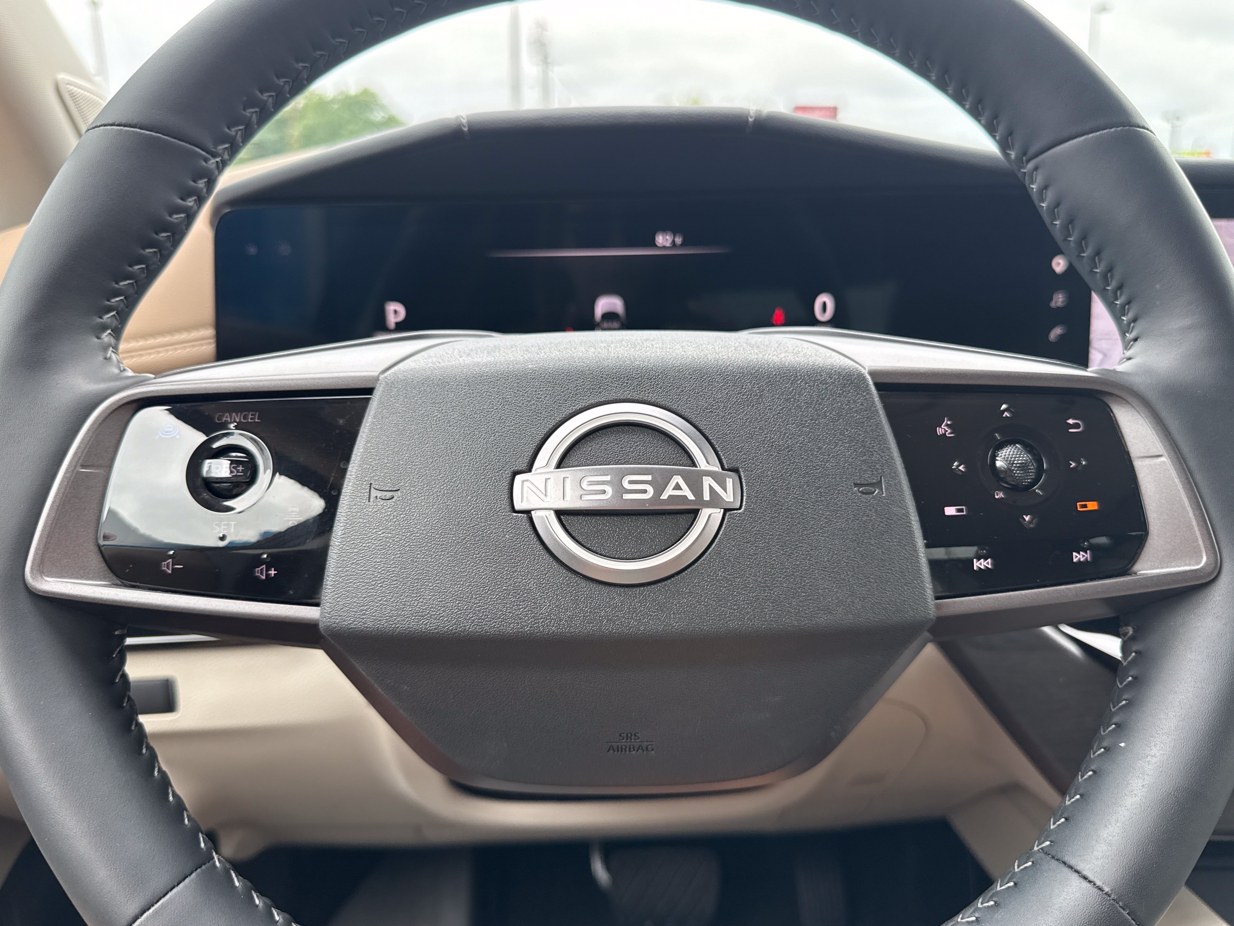 Used 2025  Nissan Platinum image 24