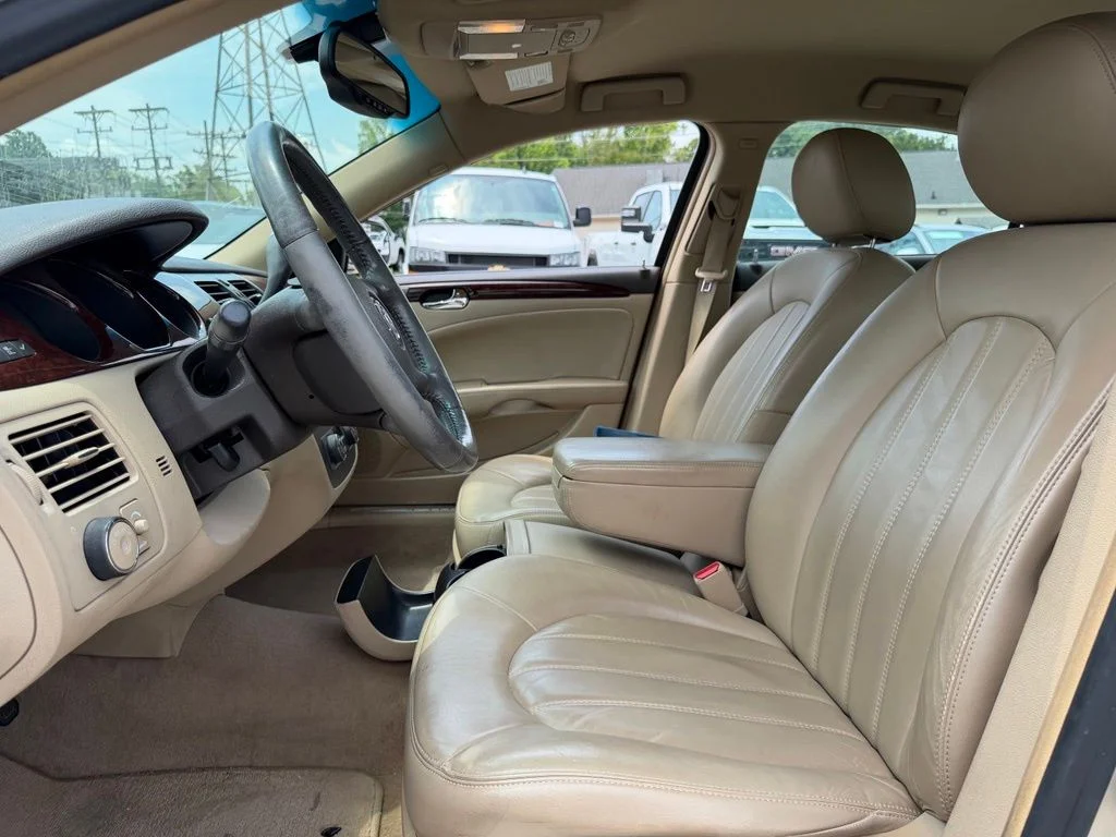 Used 2011 Beige Buick CXL image 22