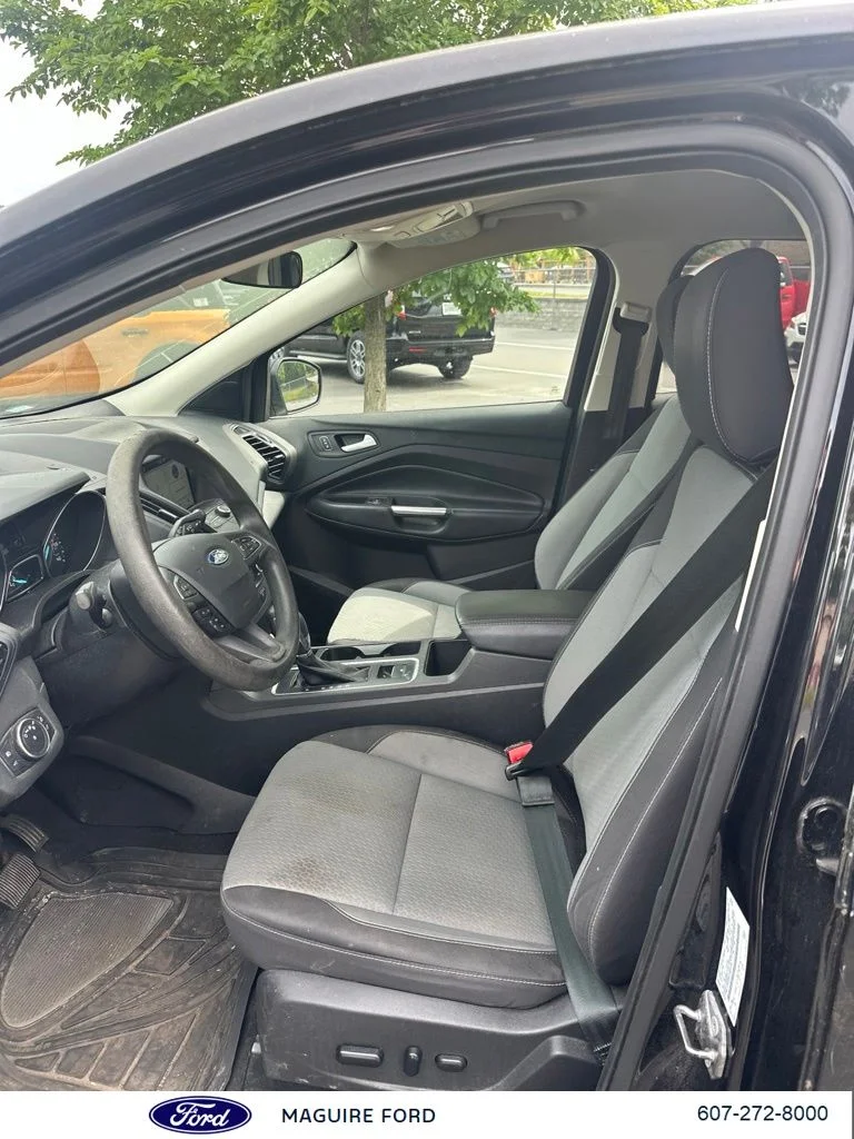 Used 2019 Black Metallic Ford SE image 14