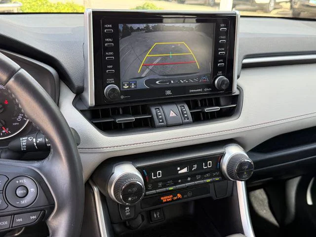 Certified Used 2019 LUNAR ROCK Toyota XLE Premium image 21