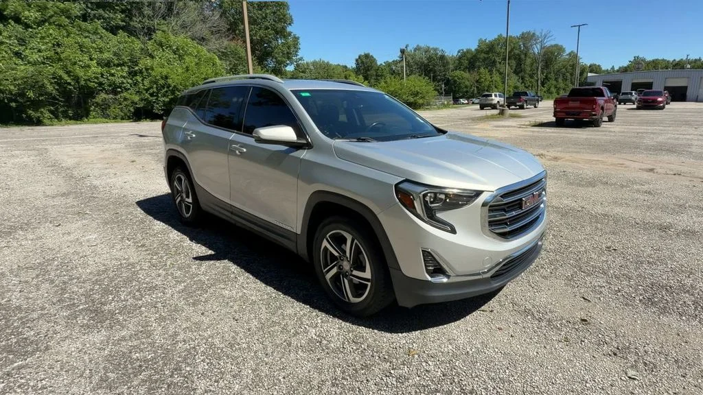 Used 2021 Silver GMC SLT image 2