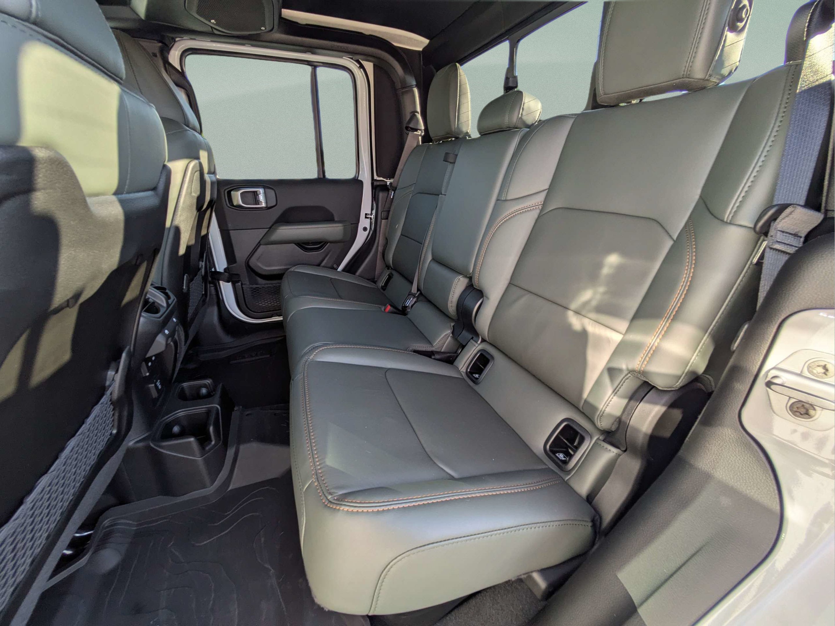 Used 2026 Bright White Clearcoat Jeep Mojave X image 10