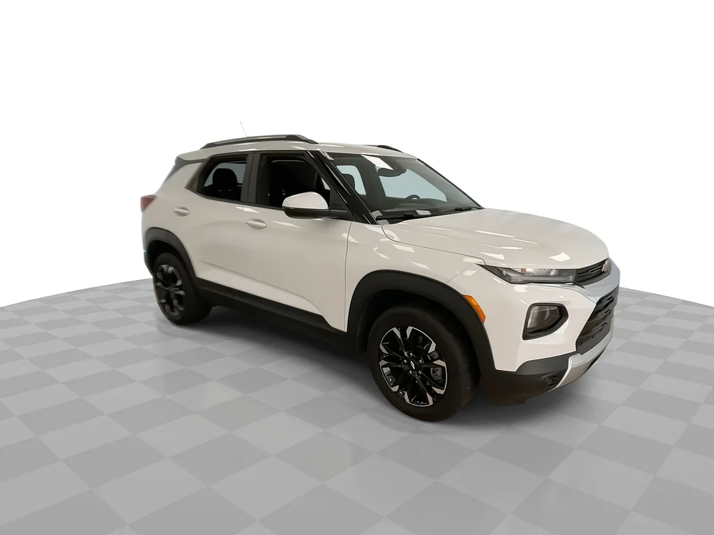 Used 2023 Summit White Chevrolet LT image 3