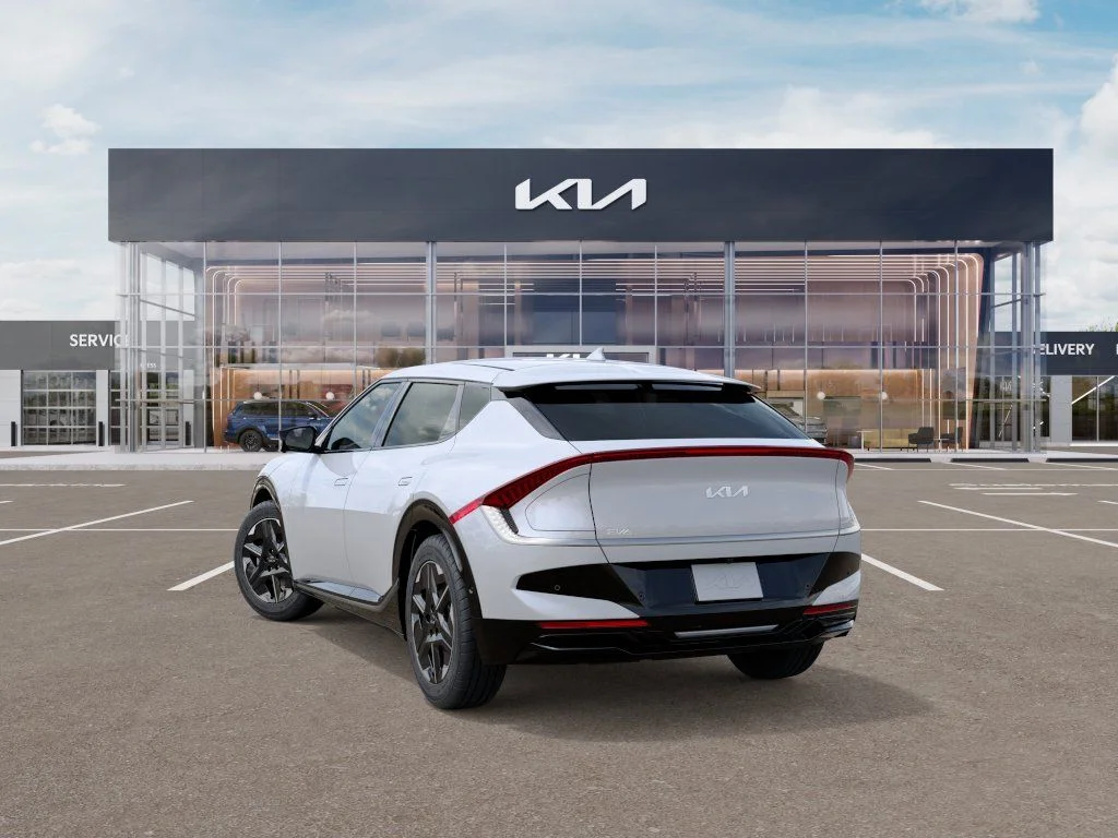 New 2026 Glacial White Pearl Kia WIND image 4
