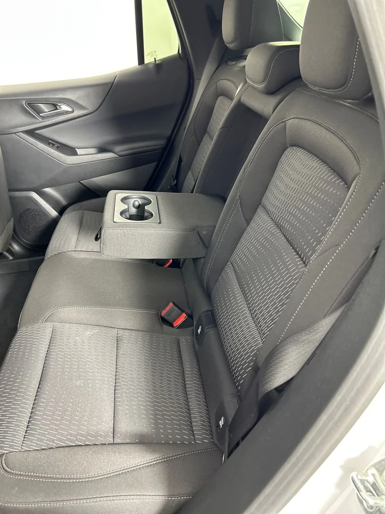 Used 2025 White Chevrolet LT image 17