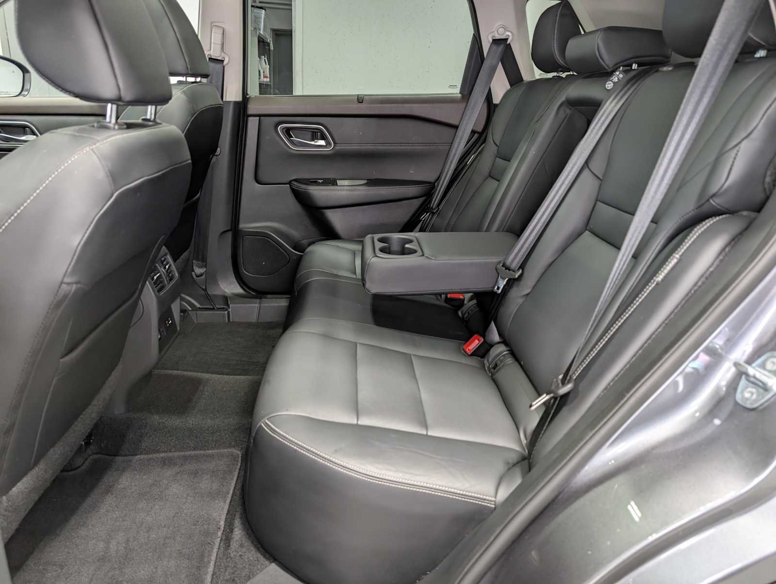 Used 2021 Gun Metallic Nissan SL image 18