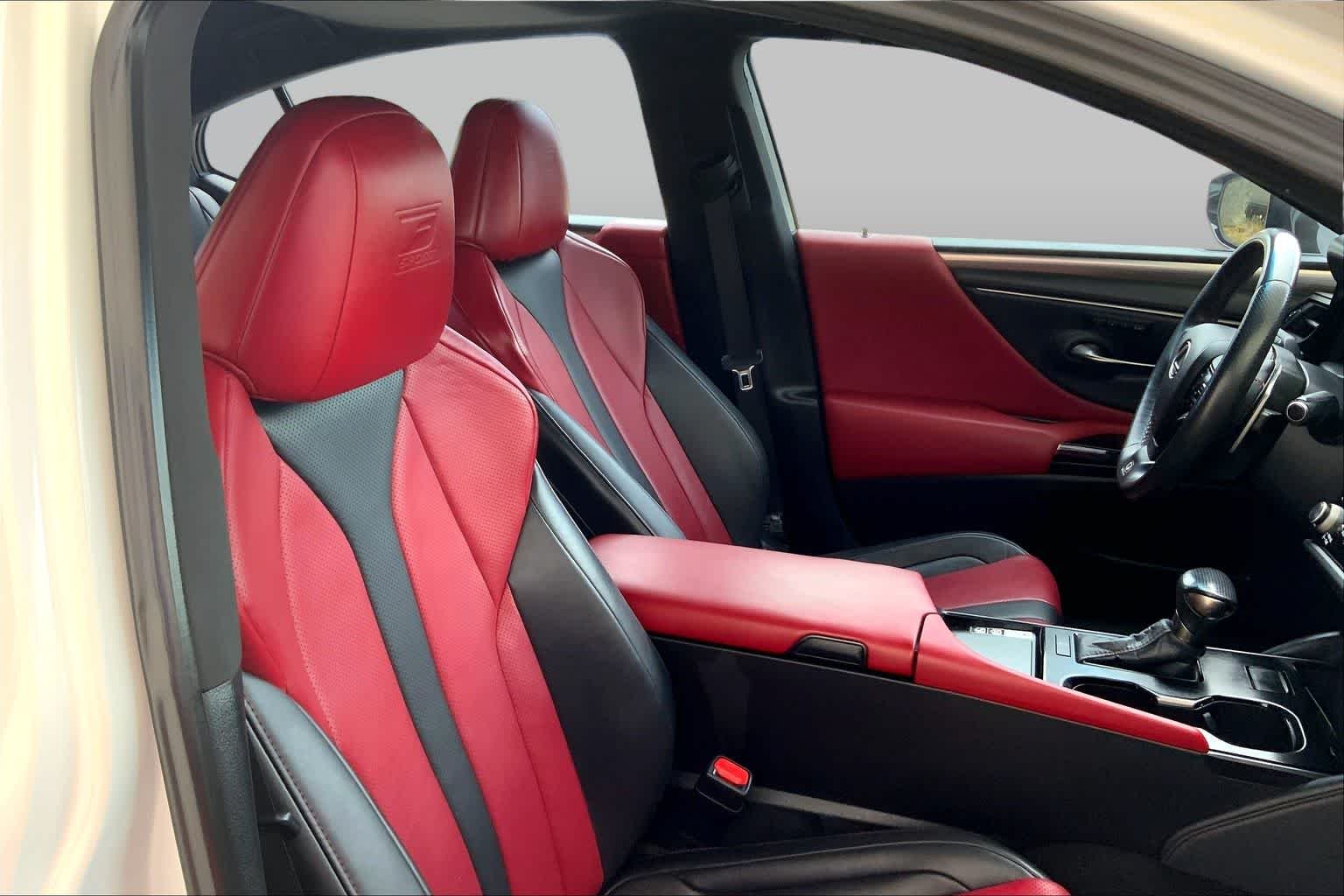 Used 2023 Ultra White Lexus F SPORT Handling image 9