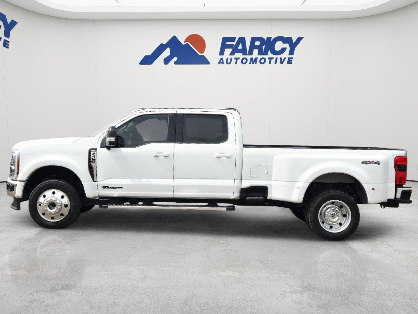 Used 2025 Oxford White Ford LARIAT image 8