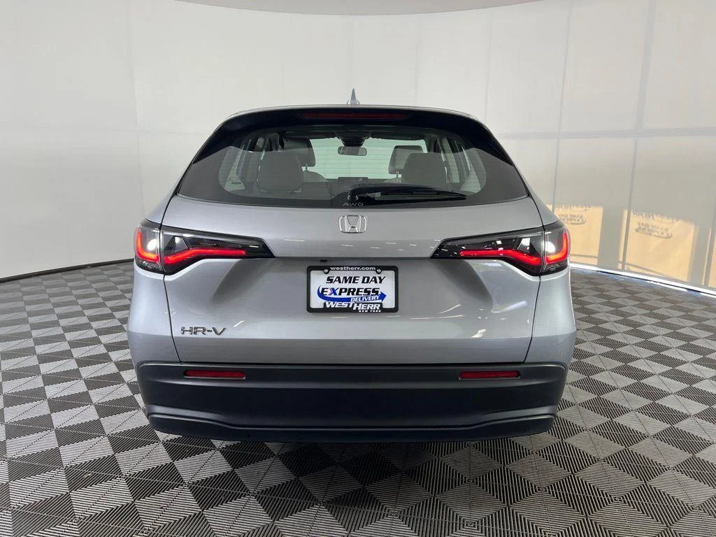 Used 2023 Lunar Silver Metallic Honda LX image 11