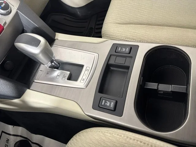 Used 2011 White Subaru 2.5i Premium image 16