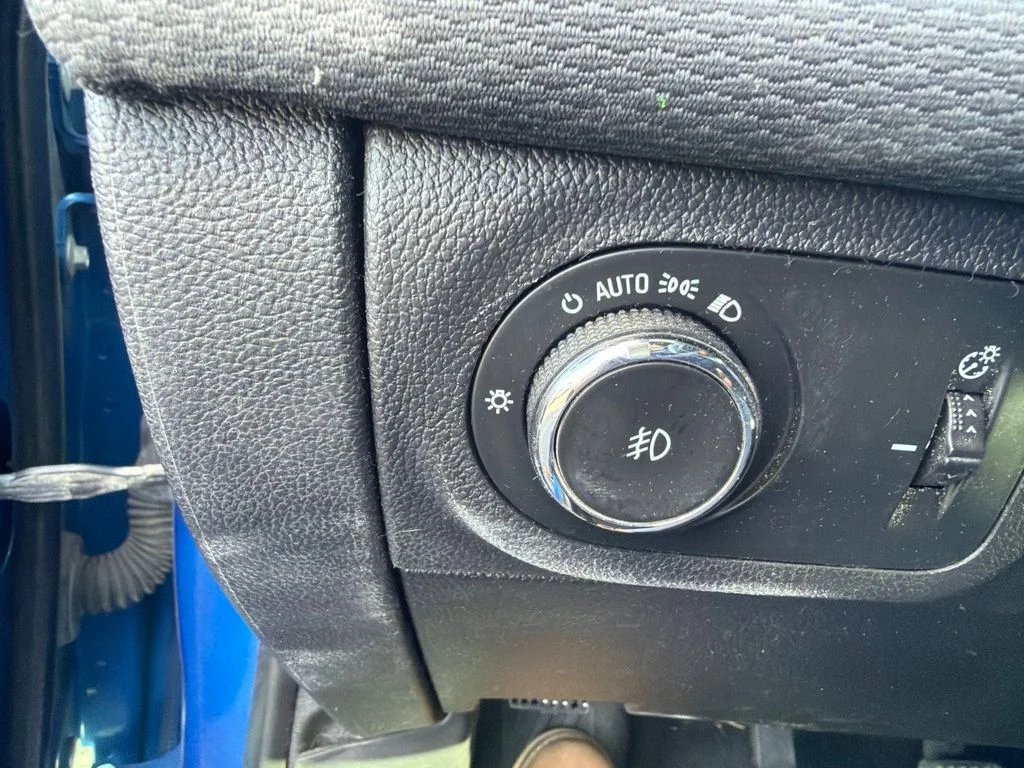 Used 2017 Blue Metallic Chevrolet LT image 6