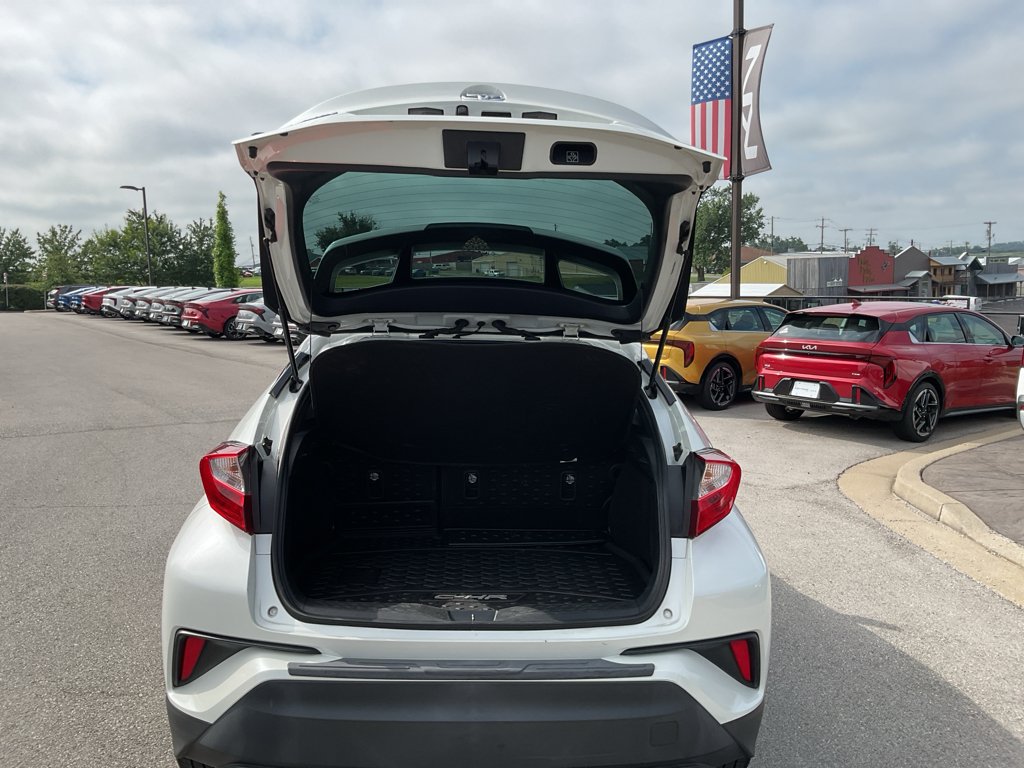 Used 2019 Blizzard Pearl Toyota XLE image 13