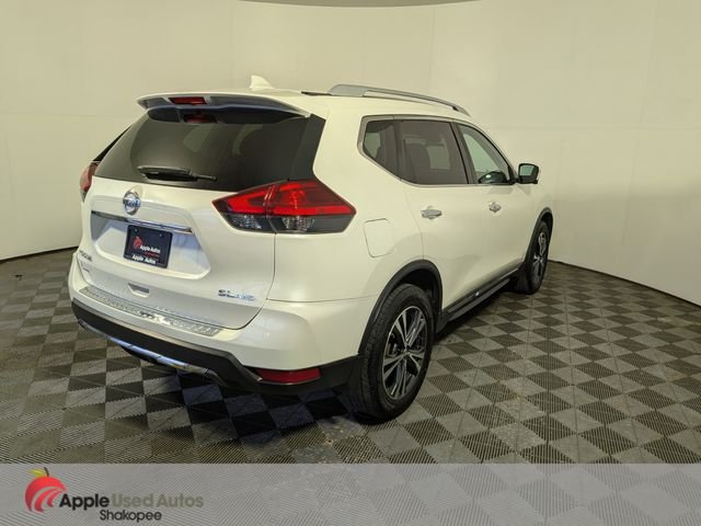 Used 2017 White Nissan SL image 5