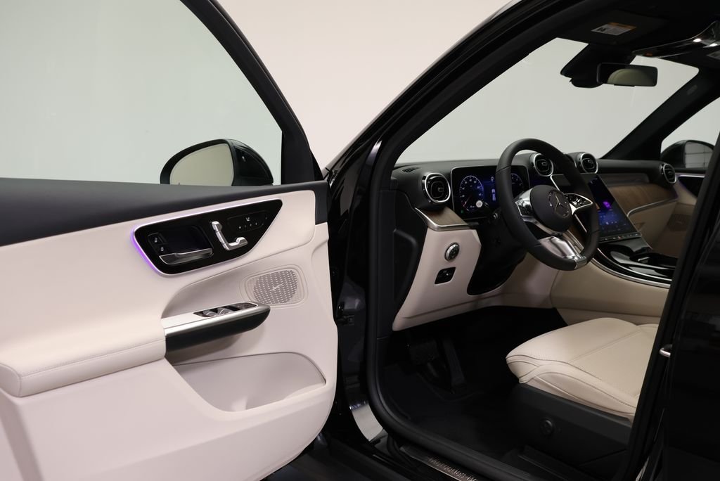 New 2026 Black Mercedes-Benz GLC 300 image 33