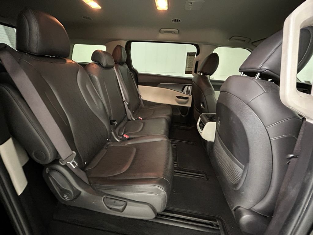 Used 2023 Black Kia LX Seat Package image 17