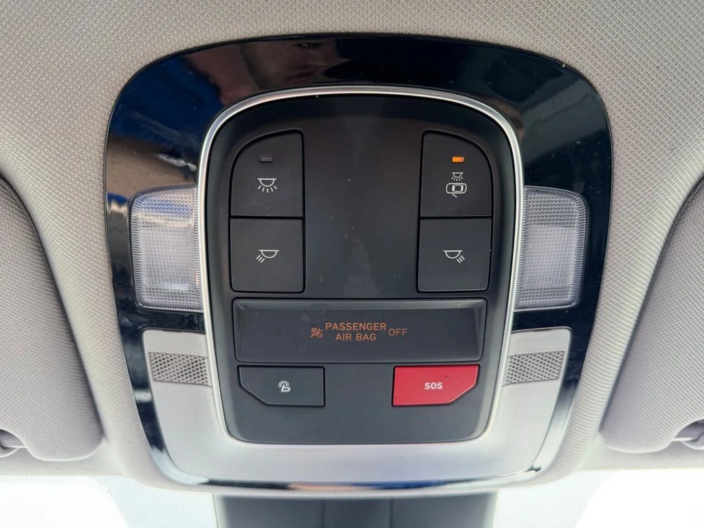 Used 2022 Hampton Gray Hyundai SEL image 37