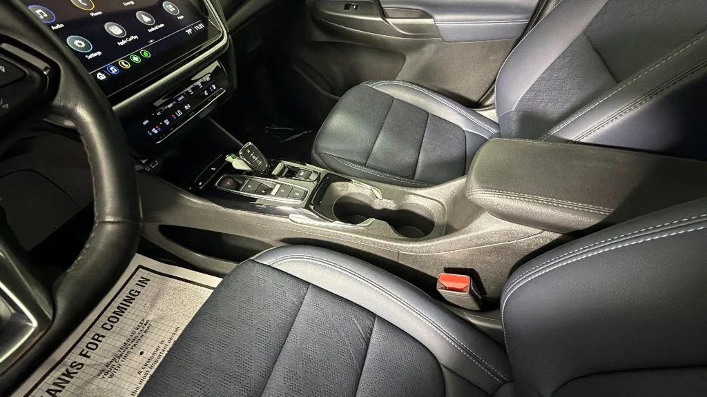 Used 2023 Silver Flare Metallic Chevrolet LT image 23
