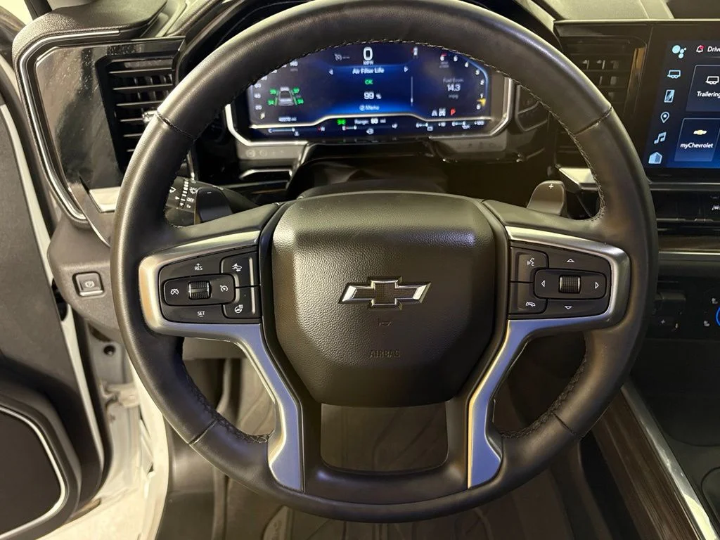 Used 2023 White Chevrolet RST image 17
