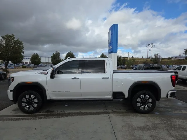 Used 2024 White GMC Denali image 8