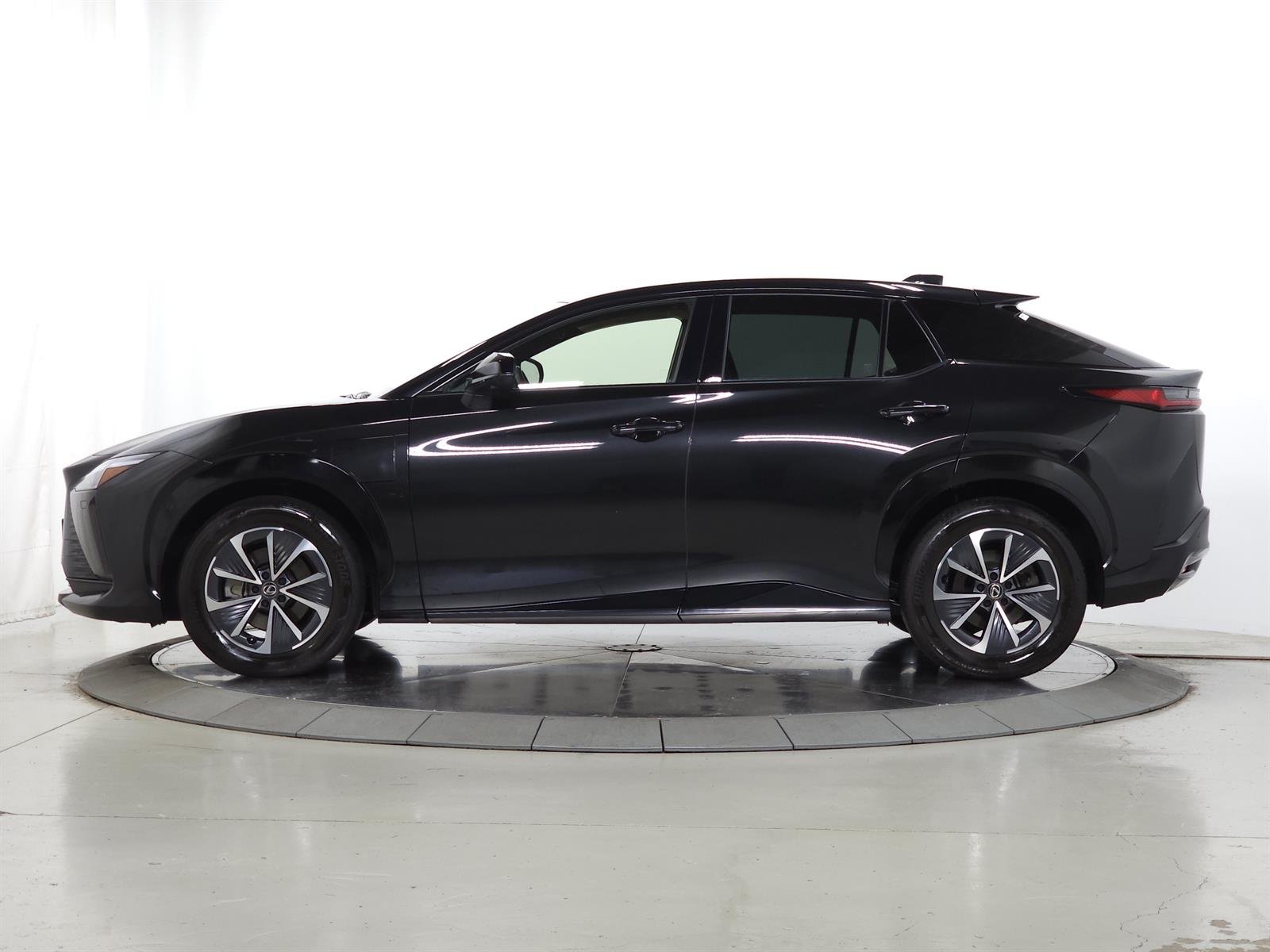 Certified Used 2023 Caviar Lexus PREMIUM image 5
