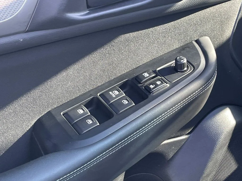 Used 2015 Gray Subaru 2.5i image 17