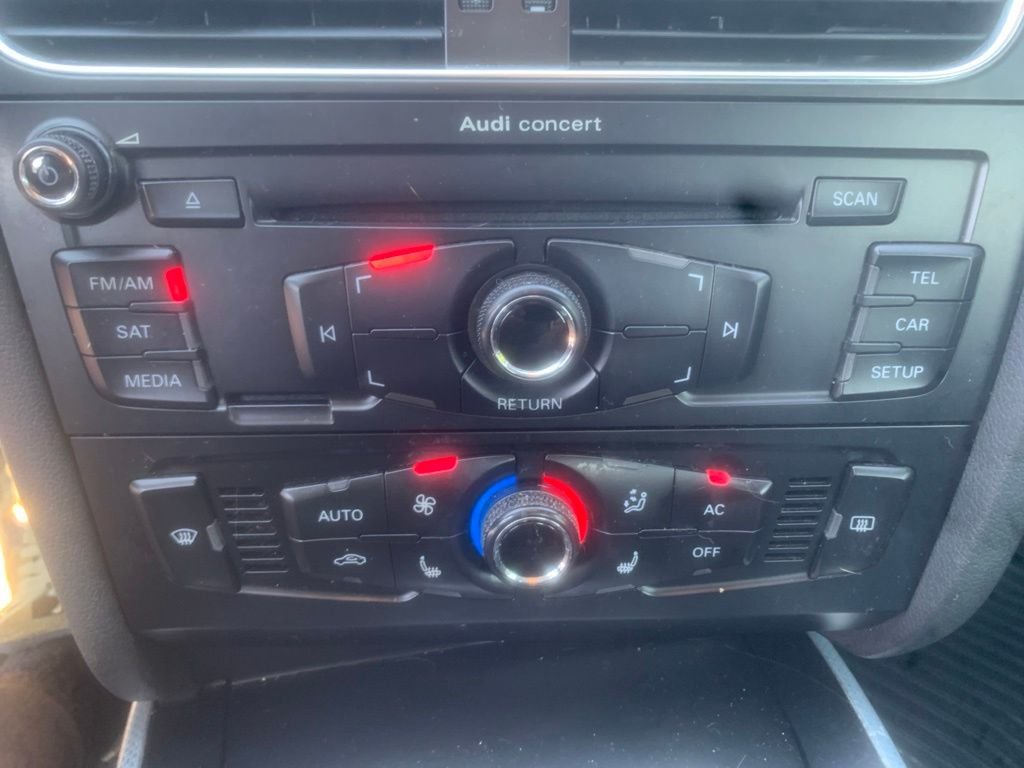 Used 2010 Silver Audi 2.0T Premium image 19