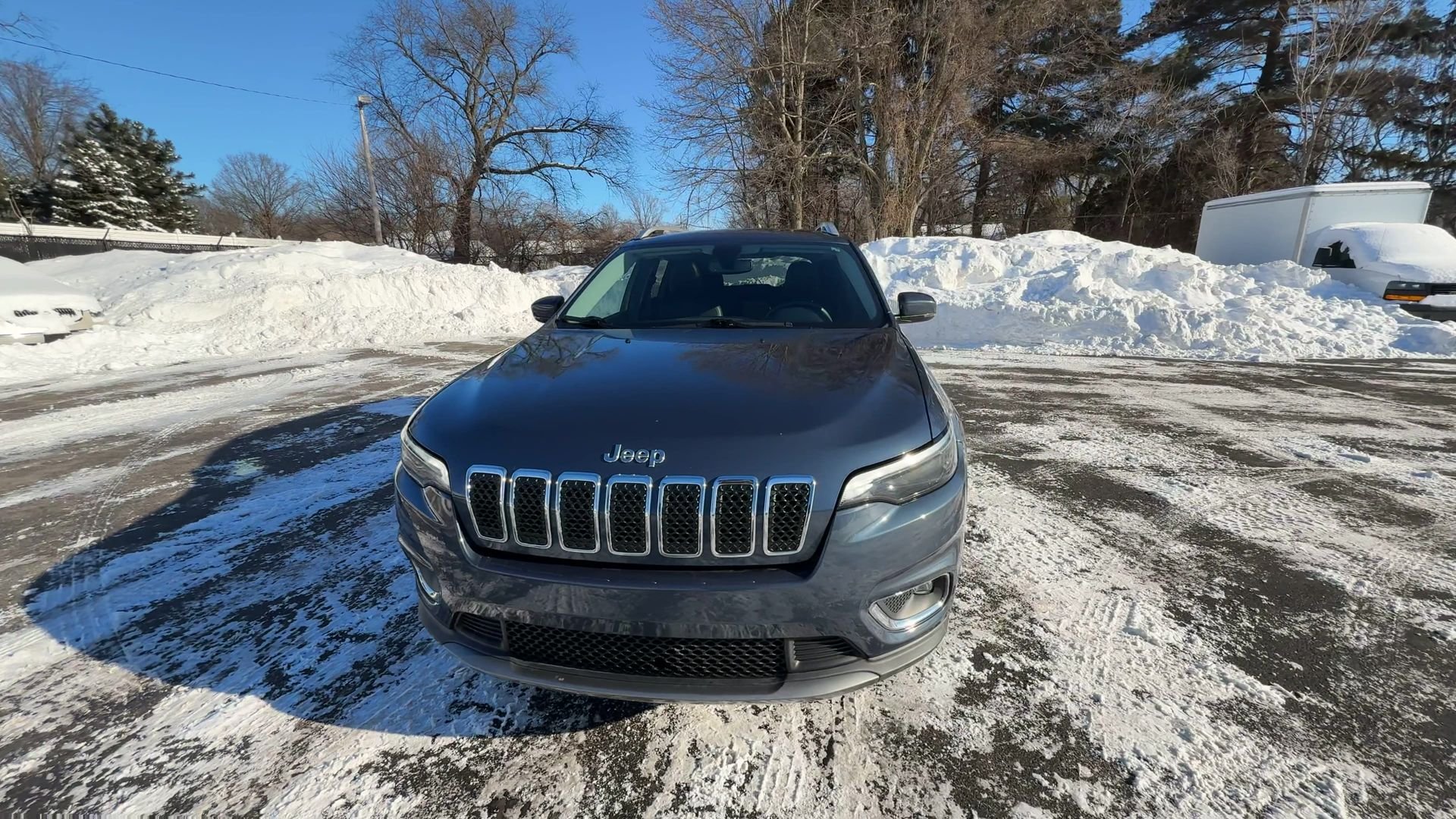 View vehicle photo 3