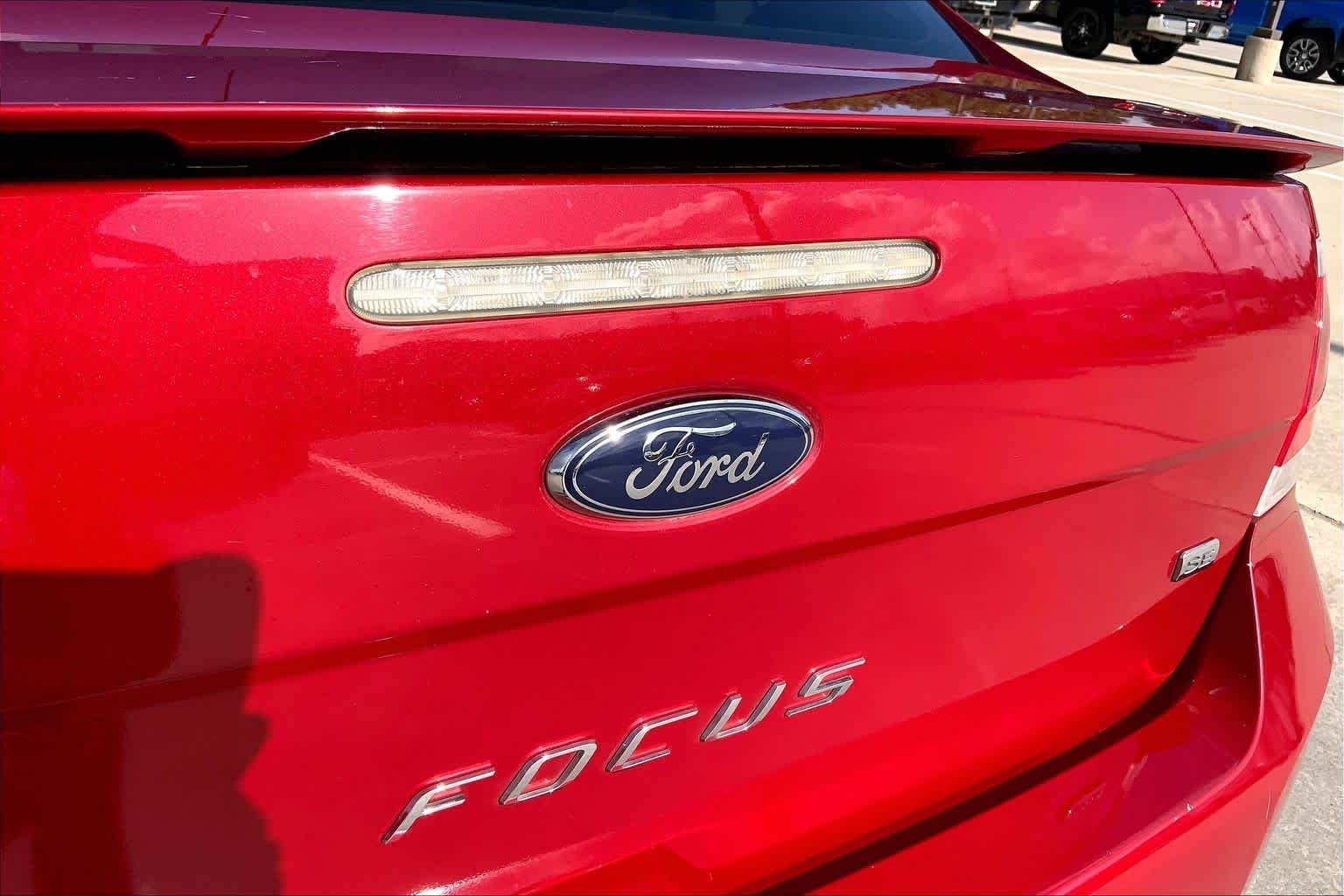 Used 2010 Sangria Red Metallic Ford SE image 28