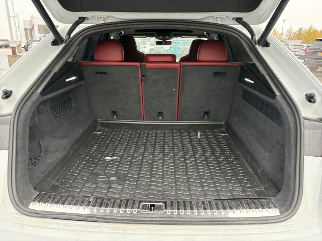 Used 2021 White Audi 4.0T Prestige image 23