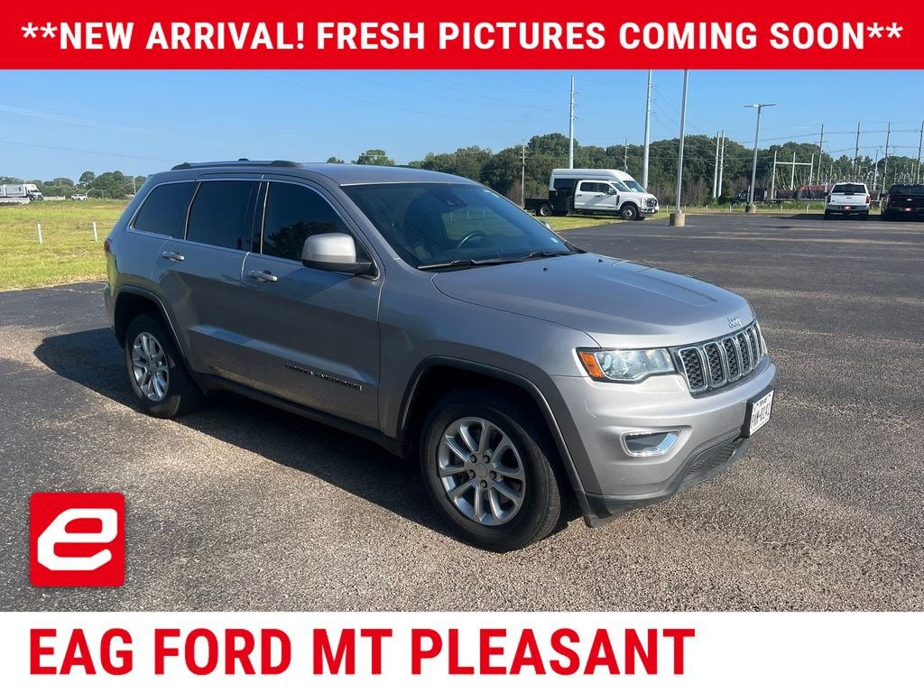 Used 2021 Billet Silver Metallic Clearcoat Jeep Laredo E image 1