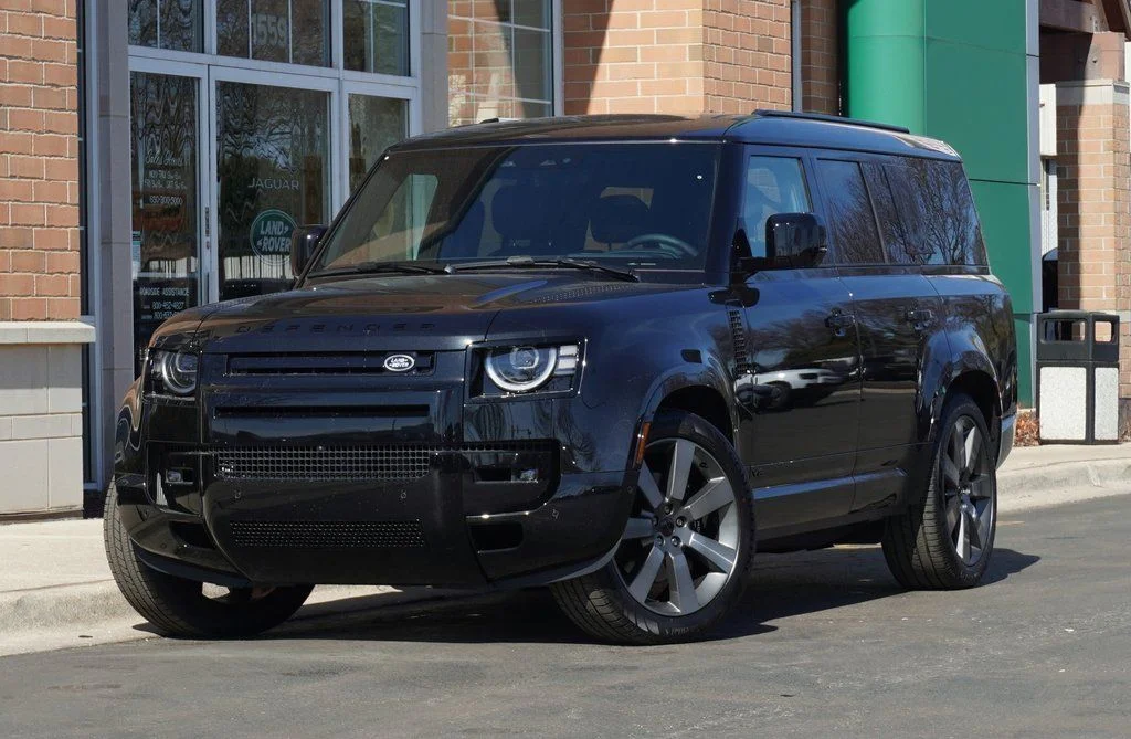 New 2026 Santorini Black Land Rover V8 image 1