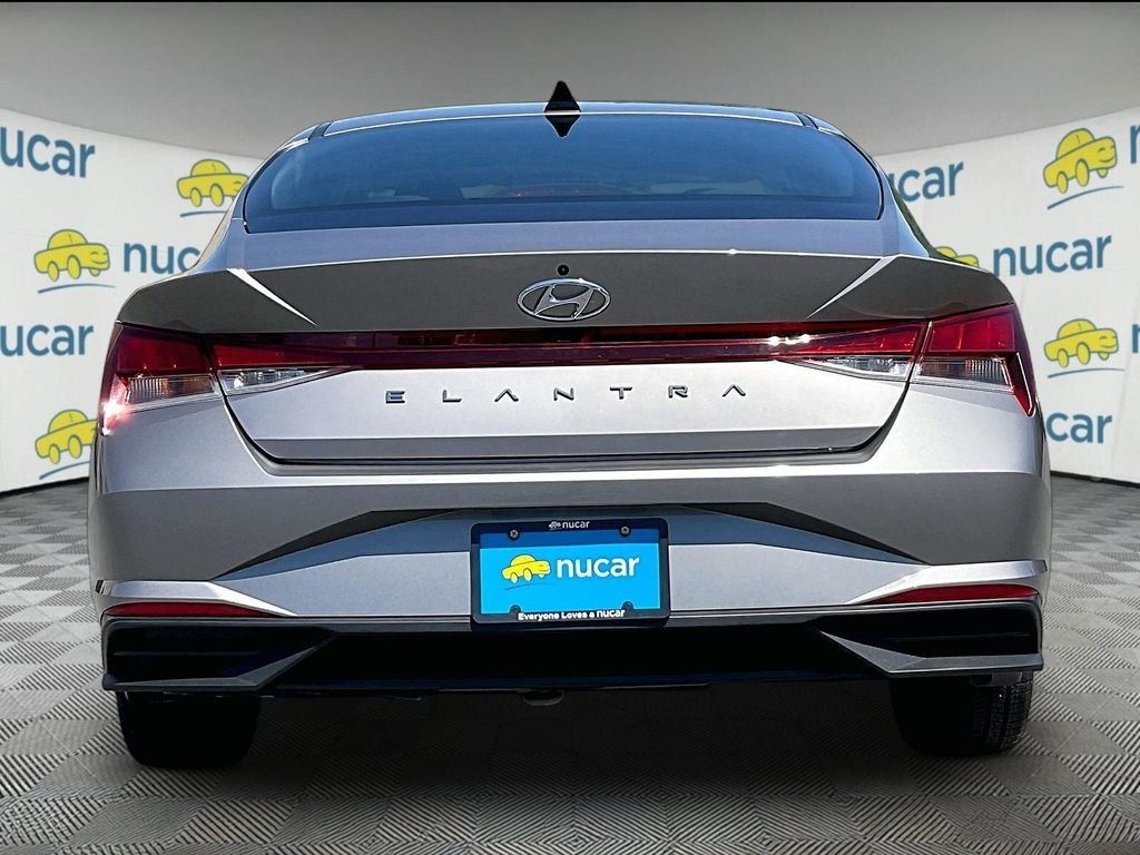 Used 2023 Silver Hyundai SEL image 5