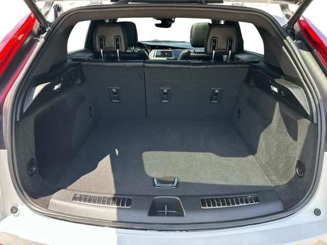 Used 2023 White Cadillac Premium Luxury image 9