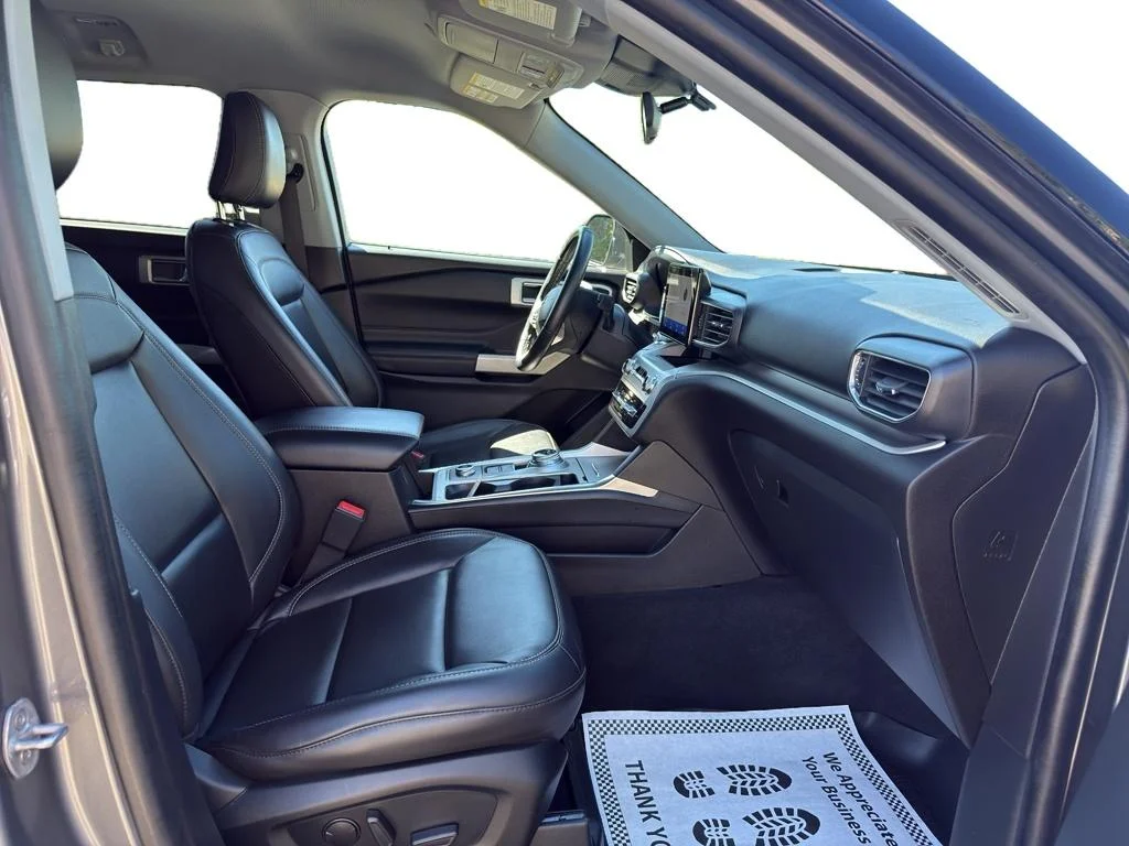 2022 Ford Explorer XLT - Photo 10